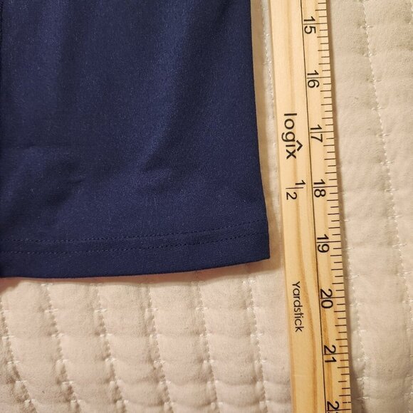 Women's Blue Brooks Capri Leggings. Size Large - Picture 9 of 9